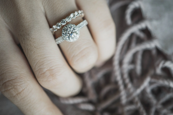 How to Choose the Perfect Wedding Band to Complement Your Engagement Ring